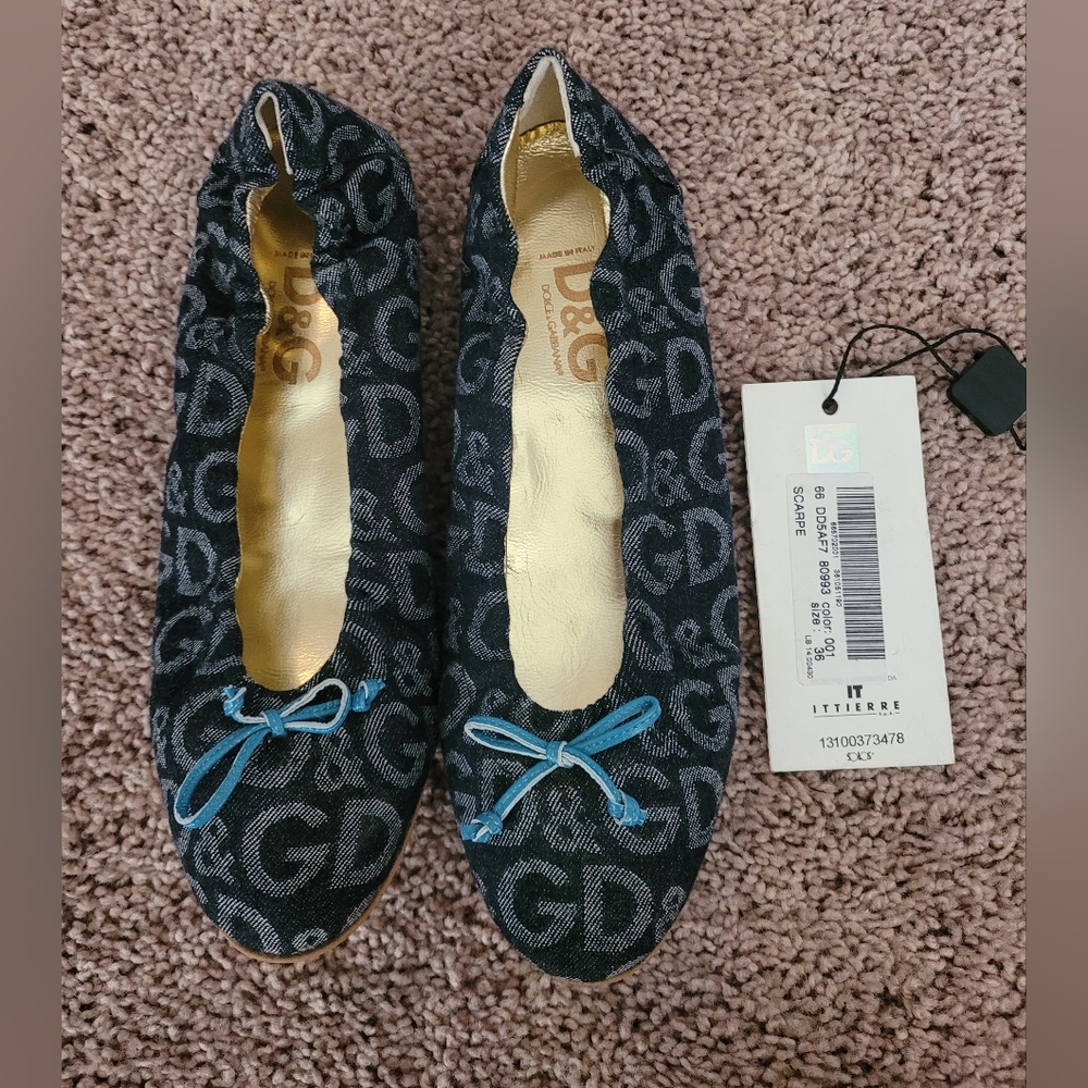 Dolce & Gabbana Women's Blue D&G Logo Flats